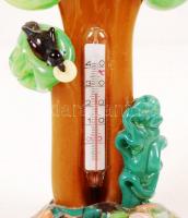 Varjú a sajttal, kézzel készített, festett üveg kisplasztika, több kisebb csorba, jelzés nélkül, m:1...