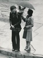 cca 1970-1980 Gyertyás László (1947-): Család, vintage fotóművészeti alkotás, feliratozva, 24x18 cm