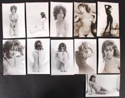 cca 1960-1970 Erotikus fotótétel, 21 db fénykép, 9x14 cm /
erotic photos