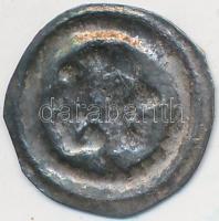 1180-1240. Bracteata Ag "III. Béla - IV. Béla" (0.35g) T:2-
Huszár 192., Unger 122