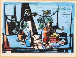 Gera Éva (1923-1996): Kék vázás csendélet. Színezett linó, papír, jelzett, üvegezett keretben, 25×32 cm