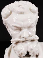 Herendi Munkácsy mellszobor, fehér mázas, jelzett (csak mélynyomás), hibátlan, m:23 cm