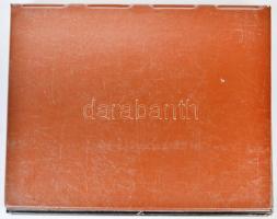 Képeslapalbum 176 férőhellyel / Album for 176 postcards