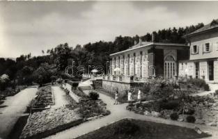 11 db MODERN fekete-fehér magyar városképes lap (étterem, szálló) / 11 modern black and white Hungar...