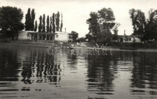 12 db MODERN fekete-fehér magyar városképes lap (strand, fürdő) egy fotóval / 12 modern black and wh...