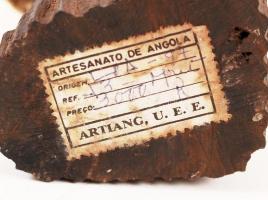 Afrikai faragott fa szobor, m: 20 cm /
African carved wood sculpture