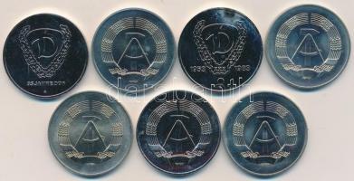 NDK 1979-1985. "BFC Dynamo / Az NDK futballbajnoka" fém emlékérem sorozat (7x) plasztiktok...