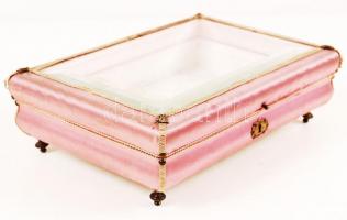 Textillel borított emlékdoboz csiszolt üveg fedéllel, kulccsal, 19x29x8 cm