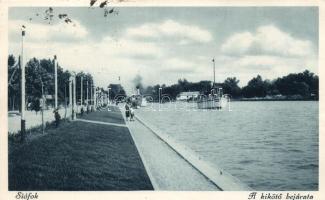 Siófok, a kikötő bejárata, gőzhajók