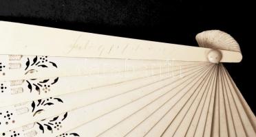 Régi mintás bakelit legyező "Emlék 1924" felirattal