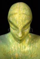 Gorka Géza (1895-1971): Figurális art deco dísztál. Repesztett mázas kerámia, formába öntött, apró m...