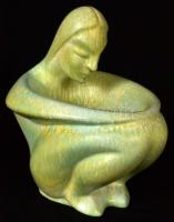 Gorka Géza (1895-1971): Figurális art deco dísztál. Repesztett mázas kerámia, formába öntött, apró m...