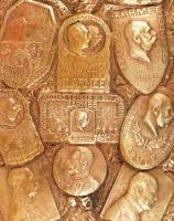 cca 1918 Osztrák-magyar hadseregcsoportok sapkajelvényeit bemutató bronz plakett / Austro-Hungarian ...