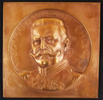 1915 Hindenburg tábornokot ábrázoló "Világháború 1914-1915 emlékére" feliratozott bronz plakett Hovanetz jelzéssel /  1915 WW. I. military bronze plaquette depicting Hindenburg. Sign: Hovanetz. 10x10 cm