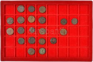 Ausztria ~1760-1810. 55db vegyes réz krajcár 2db éremtartó tálcán T:vegyes Austria ~1760-1810. 55pcs of mixed copper kreuzer in coin traies (2pcs) C:mixed