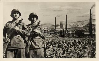 Van hazánk, van mit megvédenünk, az 1953. évi április 4-i díszszemle emlékére, Képzőművészeti Alap kiadása / Hungarian soldiers