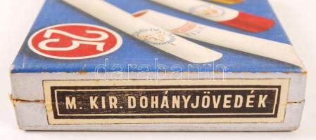 25 db cigaretta a Magyar Királyi Dohányjövedéktől /
cigarettes