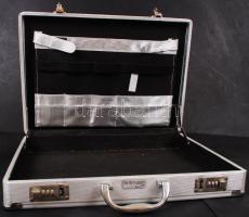 Solingen számzáras fém aktatáska, jó állapotban /
Solingen briefcase