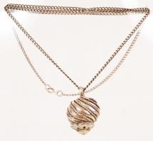 Ezüst (Ag.) pitykegomb, ezüst lánccal, h:72 cm, nettó: 19 g