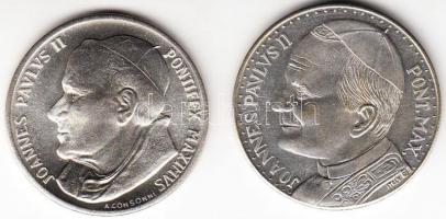 Olaszország DN II. János Pál pápa / Czestochowa ezüstözött fém emlékérem (35mm) + Vatikán DN II. János Pál pápa ezüstözött fém emlékérem. Szign.: A. CON SONNI (34,5mm) T:2 Italy ND Pope John Paul II / Czestochowa silver plated metal medallion (35mm) + Vatican ND Pope John Paul II silver plated metal medallion. Sign: A. CON SONNI (34,5mm) C:XF