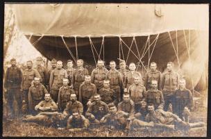 1915 Felderítő, katonai ballon katonákkal,1917 Tábori lap / Field postcard K.u.K. Luftfahrtruppen Ballonkompagnie Nr. 25 + HFP 145