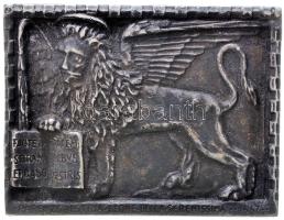 Olaszország ~1920. "Az Isztriai Velencei Szárnyas-oroszlán" fém jelvény hátlapján "S. JOHNSON - MILANO" jelzéssel (28x37mm) T:2 Italy ~1920. "The Lion of Saint Mark" metal badge with "S. JOHNSON - MILANO" maker mark (28x37mm) C:XF