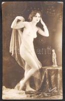 cca 1910 Erotikus fotó képeslap méret / Erotic nude photo, postcard size