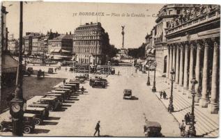 Bordeaux, Place de la Comedie, automobile (EK)