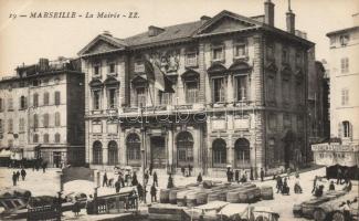 Marseille, La Mairie / town hall, tobacco and liquor shop