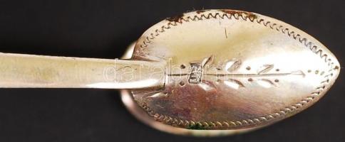 Ezüst (Ag.) cukorfogó, jelzett, apró horpadással, h:15,5 cm, nettó:45,2 g