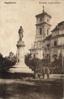 Nagykároly, Kossuth Lajos szobor / statue (wet damage)