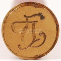 Régi monogramos bronz fejű pecsétnyomó, m: 6,5 cm /
old bronze stamp with monogram