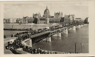 Budapest, Kossuth híd, Parlament, uszály