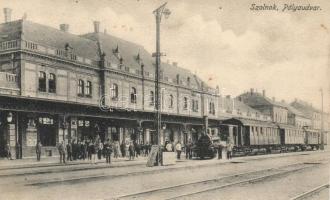 Szolnok, Vasútállomás