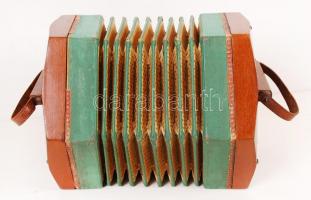 cca 1920 Concertina harmonika csont berakásos fa billentyűkkel, Működőképes, de két billentyű hiánny...