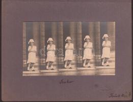 cca 1910-1920 Kerny István (1879-1963): Szobor, trükk kép, másolási tréfa, hideg pecséttel jelzett, feliratozott vintage fotó,  6,5x11 cm / cca 1910-1920 István Kerny (1879-1963): Sculpture, with artist's stamp, 10x11,5 cm, paperboard 23x17 cm