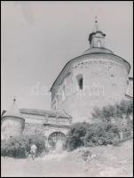 cca 1940 Korschelt Miklós (1900-1982): Krasznahorka vára, 4 db vintage fotó, kettő jelzett, 24x18 cm