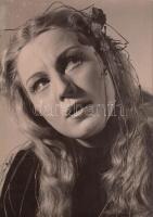 cca 1940-1950 Szörényi Éva színésznő portréja, feliratozott, 28x20 cm