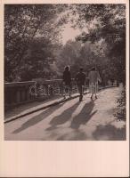 cca 1930-1940 Reich Péter Cornel: Városligeti tónál, pecséttel jelzett, feliratozott vintage életkép, képméret 19x17 cm, papírméret 24x18 cm