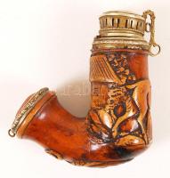 Vadász jelenetes antik tajtékpipa 1801-es datálással, kézzel faragott, ezüst szerelékkel, mesterjeggyel, jó állapotban, m:11 cm