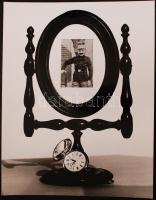 cca 1970 Kollár István (1950-1994): Emlék, jelzetlen, feliratozott vintage fotóművészeti alkotás, a FOTÓ című lapban publikálva, 46x60 cm