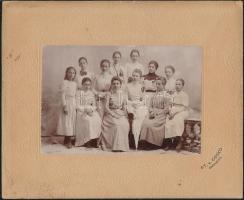 1901 Ossko (Sarajevo): Leányiskola növedékei Sarajevo-ban, csoportkép 11x16 cm, karton 20x24 cm / 1901 Ossko (Sarajevo): students of girl's school in Sarajevo, Bosnia-Hercegovina, 11x16 cm