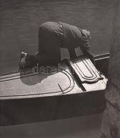 1933 Osoha László: Dunai hajós, vintage fotó, pecséttel jelzett, 18x16 cm