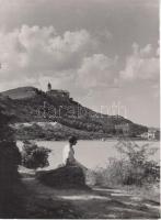 cca 1920-1930 Kerny István (1879-1963) : Balatoni emlék Tihanynál, vintage fotó, hátoldalán szerzői pecséttel jelzett, 22x17cm