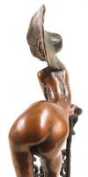 Kutas László (1936-): Kalapos akt. Bronz, márvány talapzaton, jelzett, m:32 cm, h:16 cm