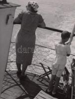 cca 1930-1940 Reich Péter Cornel: A hajó végében, pecséttel jelzett vintage fotóművészeti alkotás, 17x23 cm