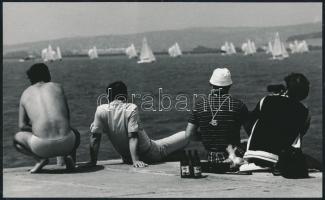 cca 1960-1970 Gebhardt György (1910-1993): Balaton, partmenti hangulat, feliratozott vintage fotóművészeti alkotás, 14x23 cm