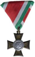 1923. "II. osztályú Legénységi Szolgálati Jel" kitüntetés zöld-fehér-piros mellszalagon T:2 Hungary 1923. "Distinction for Long Service for the Soldiers, 2nd Class" decoration with ribbon C:XF NMK: 356