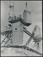 1963-1964 Épül az új Erzsébet híd, 3 db fotó, 13x18 és 24x18 cm-es méretben