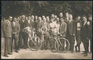 1924 Varga: Mazák Kálmán, a B. K. E. országos hegyi bajnoka, pecsételt, feliratozott vintage fotólap, 14x9 cm